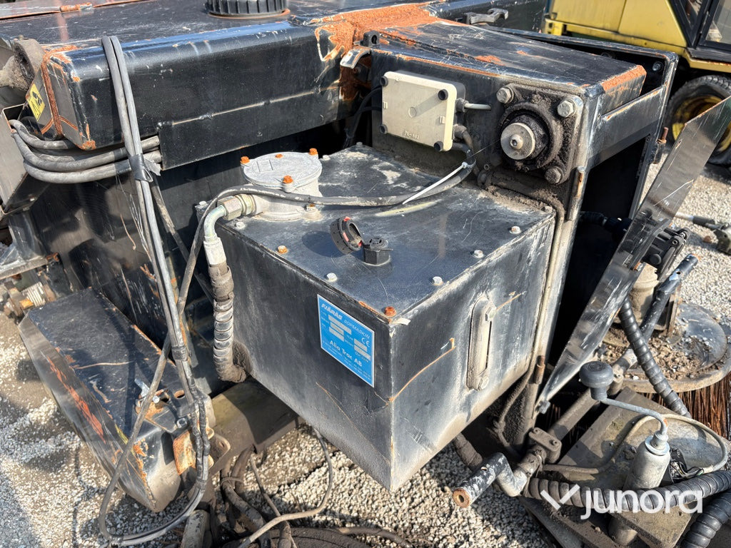 Sopmaskin Bogserad - Fjärås, FS 700 - Tänavapühkimismasin: pilt 5 Sopmaskin Bogserad - Fjärås, FS 700 - Tänavapühkimismasin: pilt 5