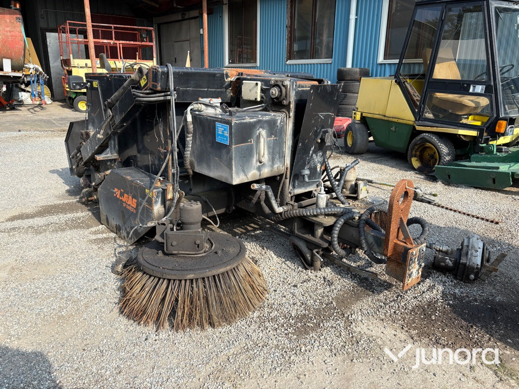 Sopmaskin Bogserad - Fjärås, FS 700 - Tänavapühkimismasin: pilt 3 Sopmaskin Bogserad - Fjärås, FS 700 - Tänavapühkimismasin: pilt 3