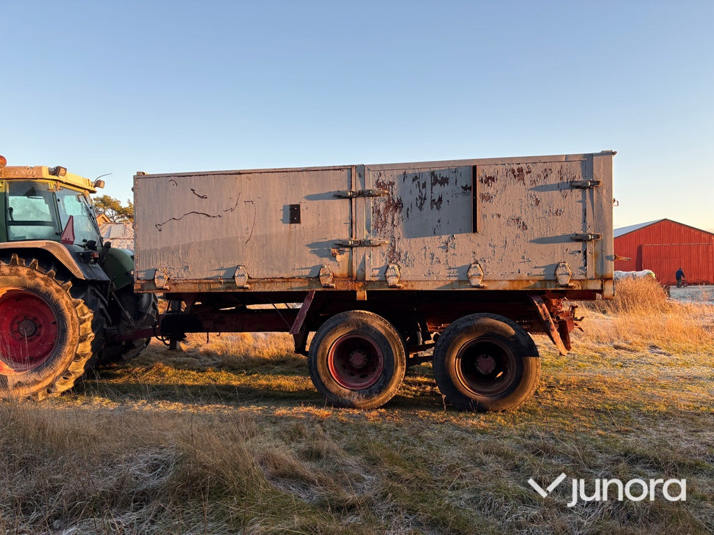 Spannmålskärra - 16 ton - Põllutöö tõstuk-järelhaagis/ Kallur: pilt 2 Spannmålskärra - 16 ton - Põllutöö tõstuk-järelhaagis/ Kallur: pilt 2