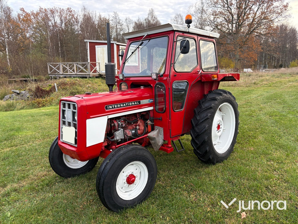 Traktor - International 444 - Traktor: pilt 1 Traktor - International 444 - Traktor: pilt 1