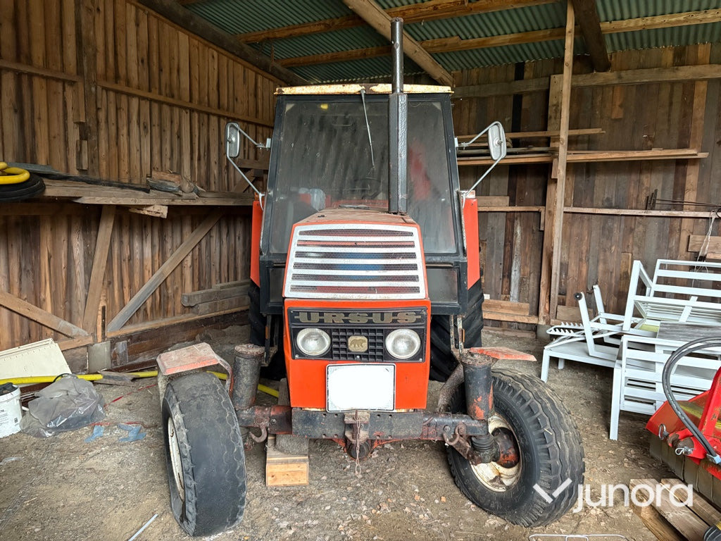 Traktor - Ursus 385 DE LUXE - Traktor: pilt 3 Traktor - Ursus 385 DE LUXE - Traktor: pilt 3