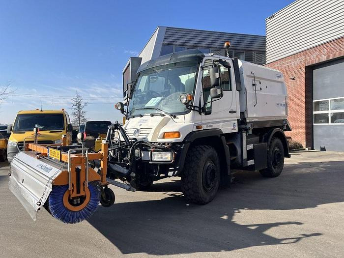 Mercedes-Benz Unimog U400 U400 4 x 2 / Schmidt SK350 sweeper - Tänavapühkimismasin: pilt 4 Mercedes-Benz Unimog U400 U400 4 x 2 / Schmidt SK350 sweeper - Tänavapühkimismasin: pilt 4