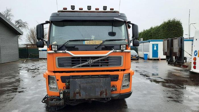 VOLVO M9 4x2R + Johnston Beam VX800 Road Cleaner - Tänavapühkimismasin: pilt 5 VOLVO M9 4x2R + Johnston Beam VX800 Road Cleaner - Tänavapühkimismasin: pilt 5