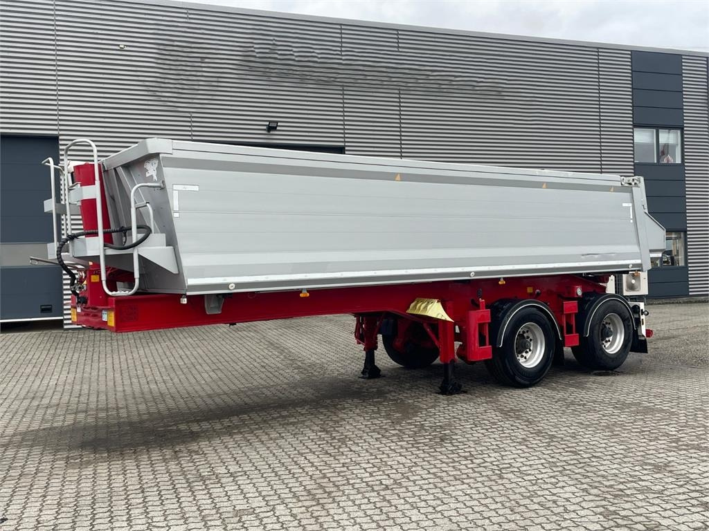 Benalu 2-aks 24m3 alu chassis - Kallur-poolhaagis: pilt 4 Benalu 2-aks 24m3 alu chassis - Kallur-poolhaagis: pilt 4