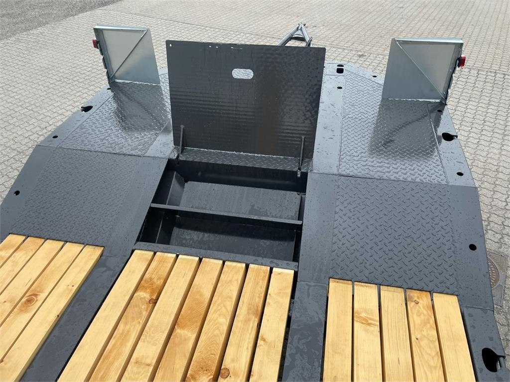 Madal platvorm järelhaagis Hangler DTL-H 300 30-24 ton maskin hænger til traktor: pilt 10