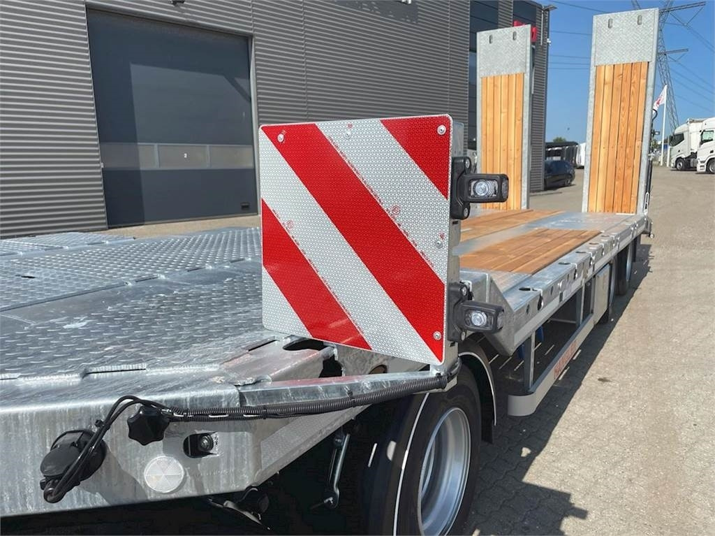 Hangler VTS-H 400 4 akslet - 2 delt ramper - Madal platvorm järelhaagis: pilt 4 Hangler VTS-H 400 4 akslet - 2 delt ramper - Madal platvorm järelhaagis: pilt 4