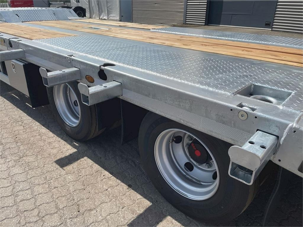 Hangler VTS-H 400 4 akslet - 2 delt ramper - Madal platvorm järelhaagis: pilt 3 Hangler VTS-H 400 4 akslet - 2 delt ramper - Madal platvorm järelhaagis: pilt 3