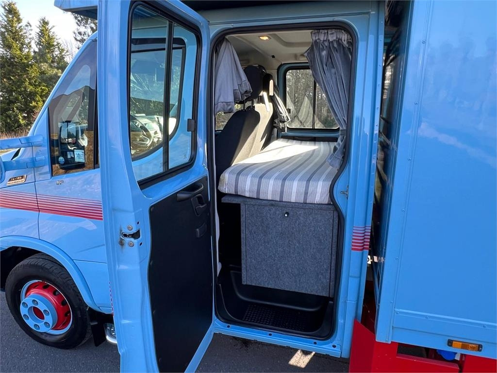 Iveco Daily 70C18 - dobbelt cab - Kasti veoauto: pilt 4 Iveco Daily 70C18 - dobbelt cab - Kasti veoauto: pilt 4