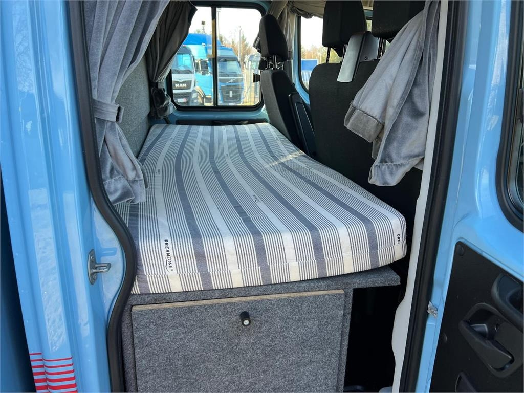 Iveco Daily 70C18 - dobbelt cab - Kasti veoauto: pilt 5 Iveco Daily 70C18 - dobbelt cab - Kasti veoauto: pilt 5
