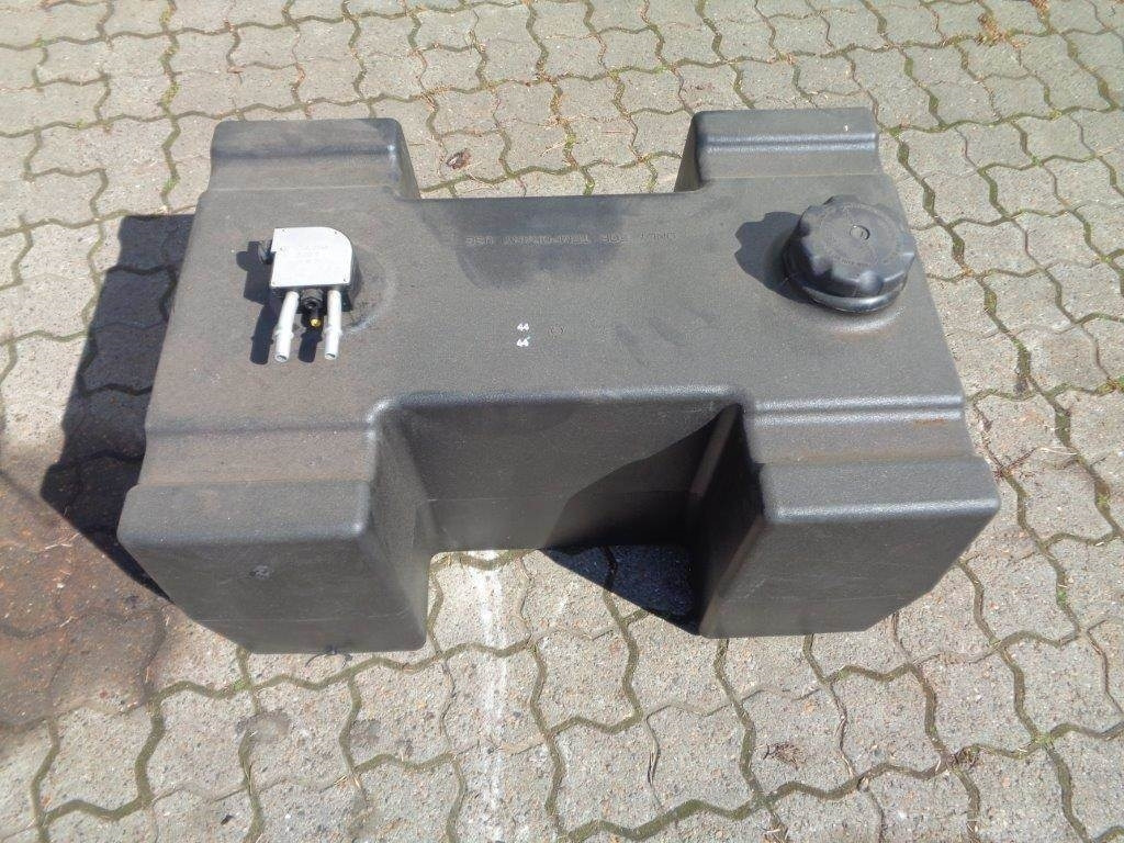 Mercedes-Benz 100 L plast (H formet) Dieseltank  - Kütusepaak - Veoauto: pilt 1 Mercedes-Benz 100 L plast (H formet) Dieseltank  - Kütusepaak - Veoauto: pilt 1