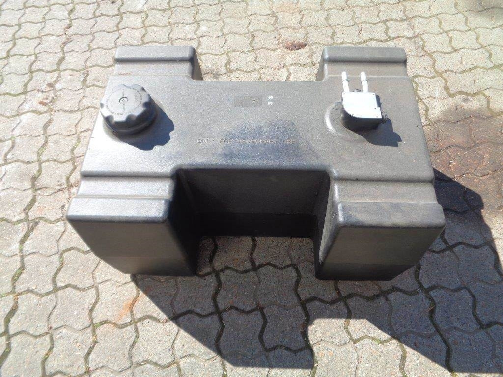 Mercedes-Benz 100 L plast (H formet) Dieseltank  - Kütusepaak - Veoauto: pilt 4 Mercedes-Benz 100 L plast (H formet) Dieseltank  - Kütusepaak - Veoauto: pilt 4