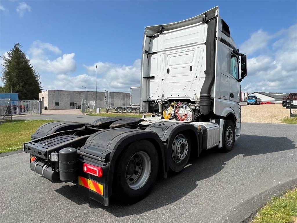 Mercedes-Benz Actros 2548 LS - Sadulveok: pilt 4 Mercedes-Benz Actros 2548 LS - Sadulveok: pilt 4