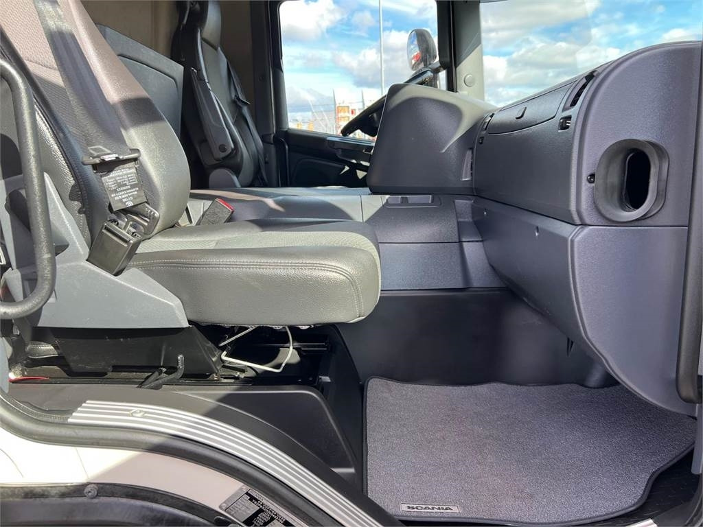 Scania P280 LB 6x2*4 MLB - 24 pallets - Tent veoauto: pilt 4 Scania P280 LB 6x2*4 MLB - 24 pallets - Tent veoauto: pilt 4