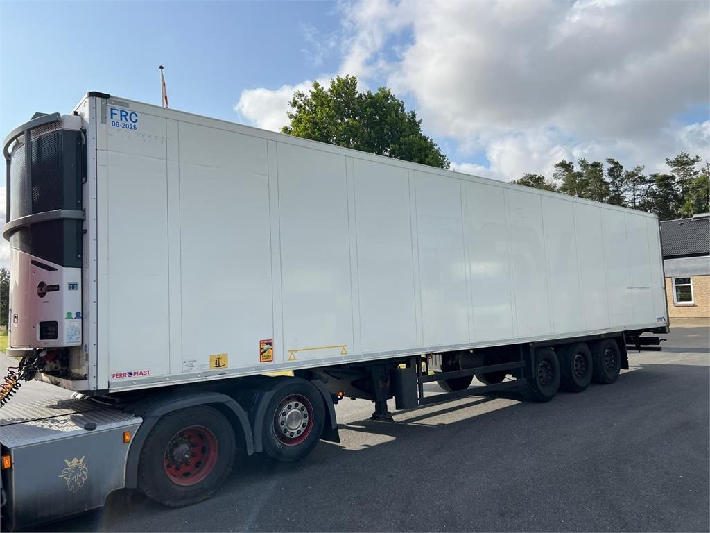 Schmitz SCB*S3B Dobbelt compartment - Külmutiga poolhaagis: pilt 1 Schmitz SCB*S3B Dobbelt compartment - Külmutiga poolhaagis: pilt 1