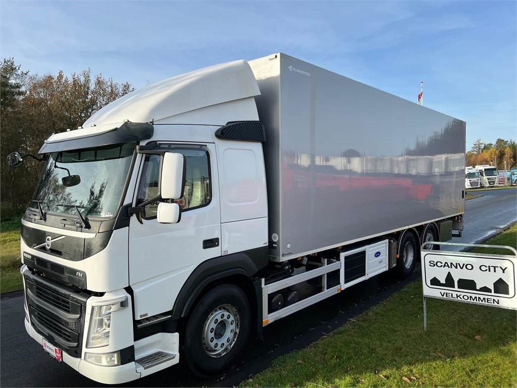 Volvo FM420 + 2 akslet kærre 2-Temps - Külmutiga veoauto: pilt 1 Volvo FM420 + 2 akslet kærre 2-Temps - Külmutiga veoauto: pilt 1