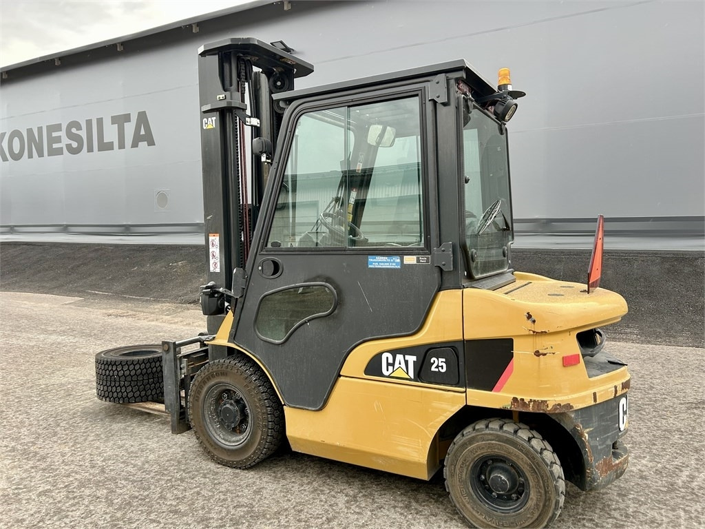 CAT DP 25 NT - Diiseltõstuk: pilt 2 CAT DP 25 NT - Diiseltõstuk: pilt 2