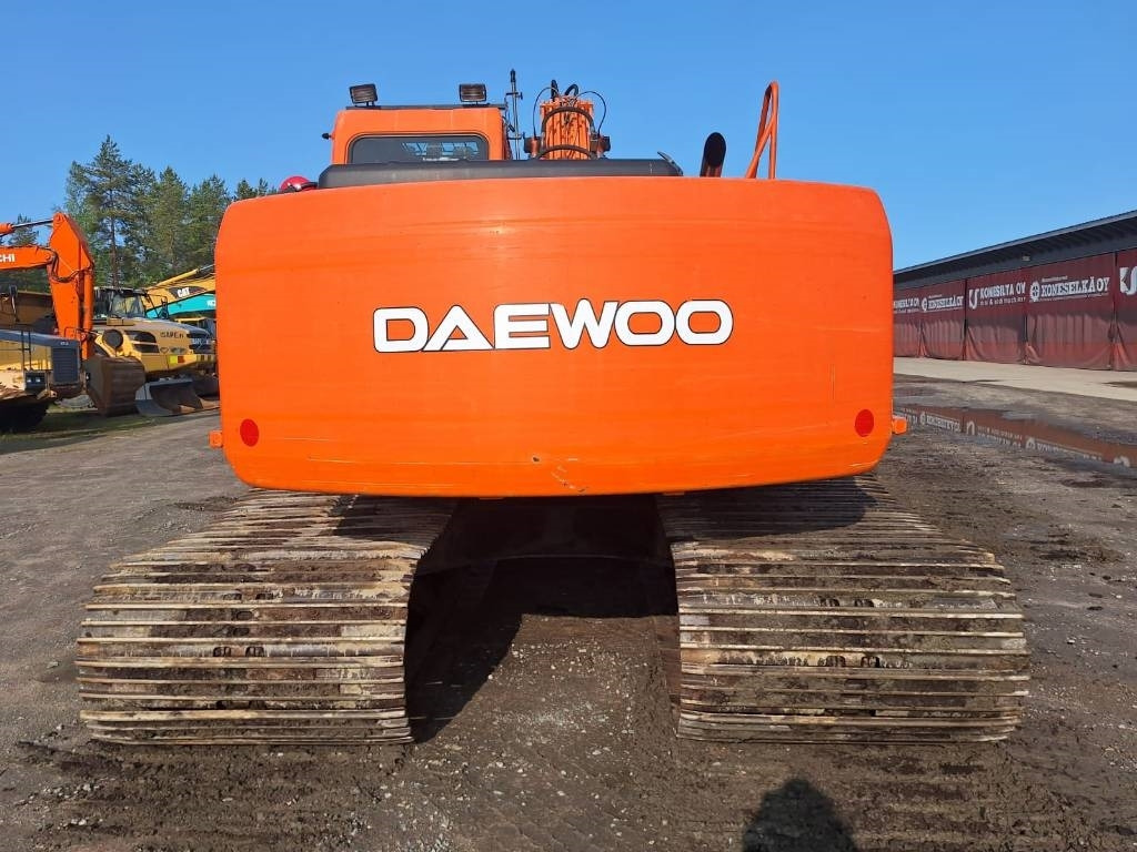Daewoo Doosan MYYTY! SOLD! S155LC-V 1200MM TELAT - Lintekskavaator: pilt 4 Daewoo Doosan MYYTY! SOLD! S155LC-V 1200MM TELAT - Lintekskavaator: pilt 4