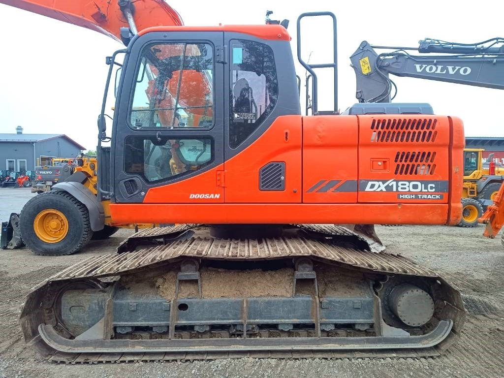 Doosan DX180LCH-3 HIGH TRACK, KALLISTAJALLA - Lintekskavaator: pilt 2 Doosan DX180LCH-3 HIGH TRACK, KALLISTAJALLA - Lintekskavaator: pilt 2