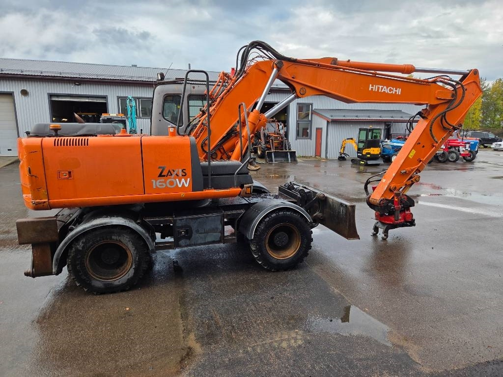 Hitachi ZX160 W PYÖRITTÄJÄLLÄ - Ratastel ekskavaator: pilt 5 Hitachi ZX160 W PYÖRITTÄJÄLLÄ - Ratastel ekskavaator: pilt 5