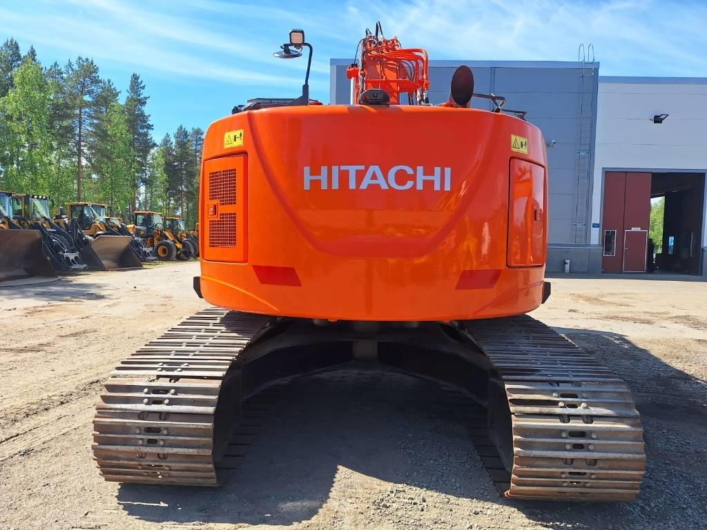 Hitachi ZX225USLC-5 PYÖRITTÄJÄ+PIHDIT YM. - Lintekskavaator: pilt 3 Hitachi ZX225USLC-5 PYÖRITTÄJÄ+PIHDIT YM. - Lintekskavaator: pilt 3