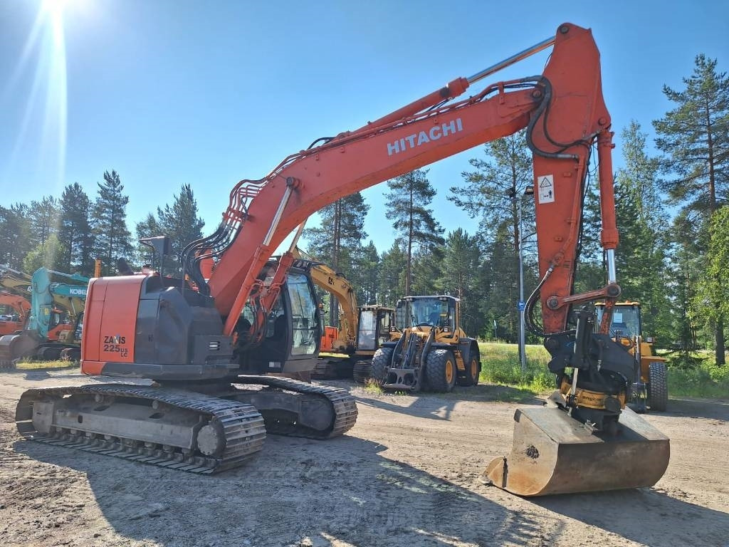 Lintekskavaator Hitachi ZX225USLC-5: pilt 6 Lintekskavaator Hitachi ZX225USLC-5: pilt 6