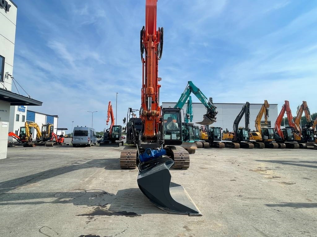 Lintekskavaator Hitachi ZX225USLC-6 PYÖRITTÄJÄLLÄ: pilt 7