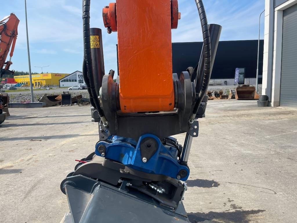 Lintekskavaator Hitachi ZX225USLC-6 PYÖRITTÄJÄLLÄ: pilt 10