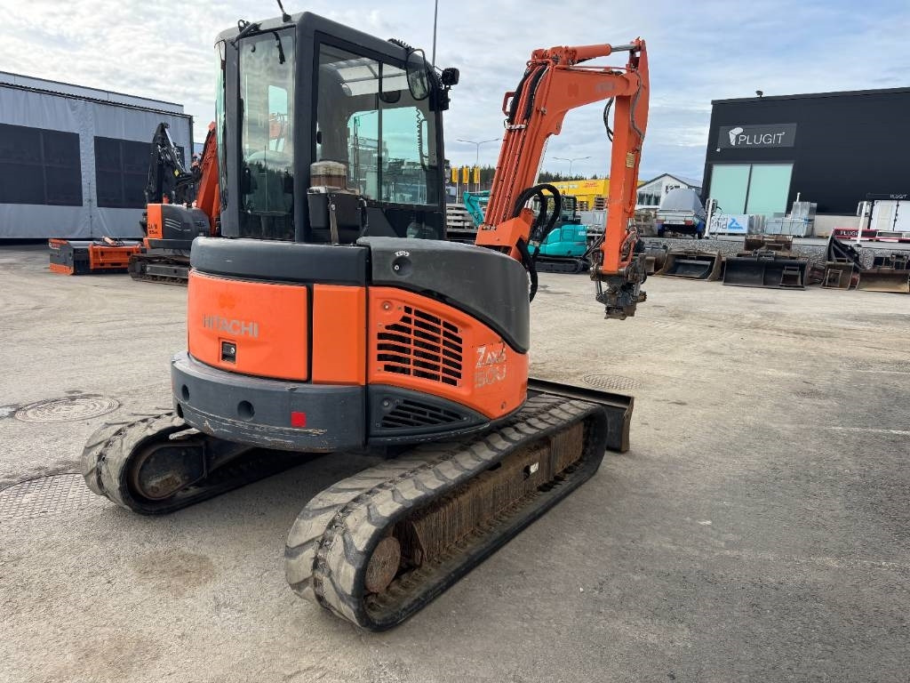 Hitachi ZX50U-2 PYÖRITTÄJÄLLÄ - Miniekskavaator: pilt 5 Hitachi ZX50U-2 PYÖRITTÄJÄLLÄ - Miniekskavaator: pilt 5