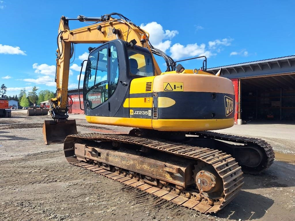 JCB JZ235LC KALLISTAJALLA - Lintekskavaator: pilt 2 JCB JZ235LC KALLISTAJALLA - Lintekskavaator: pilt 2