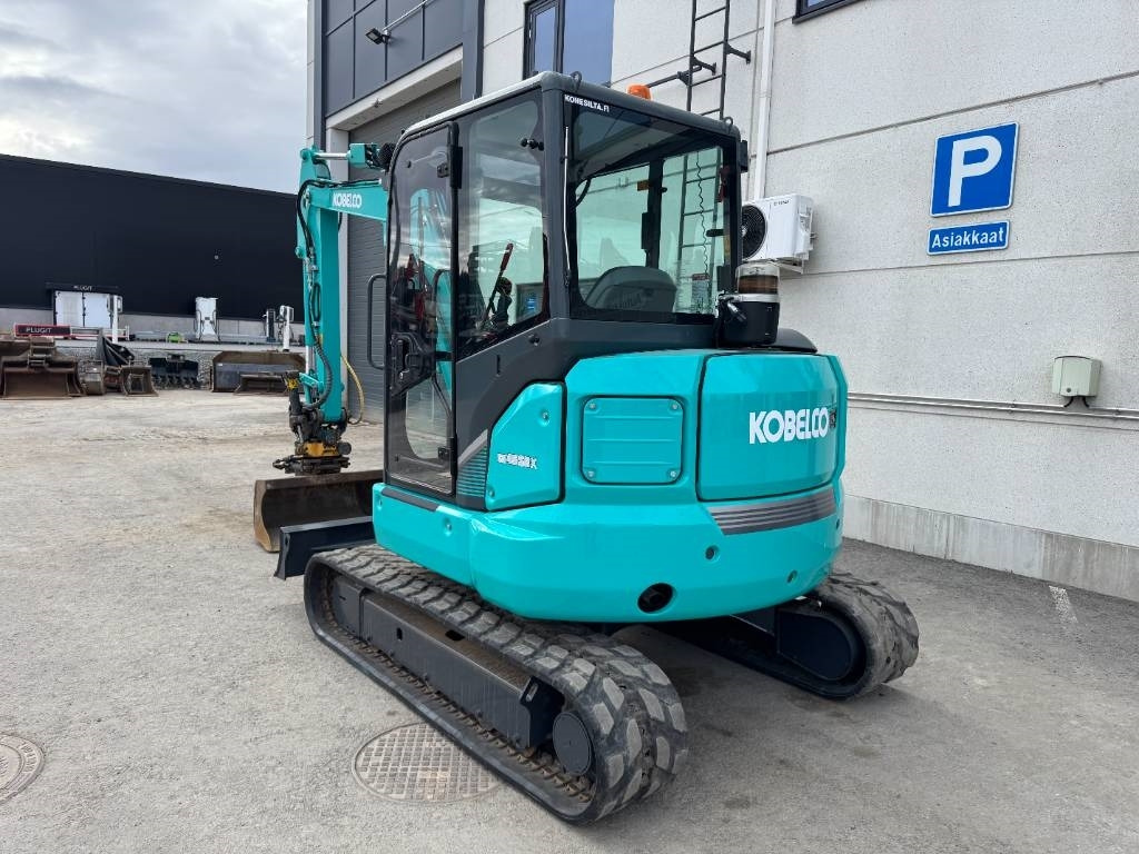 Kobelco SK45SRX-6 Pyörittäjä pihdeillä - Miniekskavaator: pilt 3 Kobelco SK45SRX-6 Pyörittäjä pihdeillä - Miniekskavaator: pilt 3
