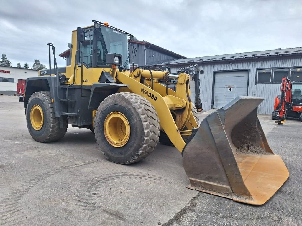 Komatsu WA 380-3A - Rataslaadur: pilt 4 Komatsu WA 380-3A - Rataslaadur: pilt 4