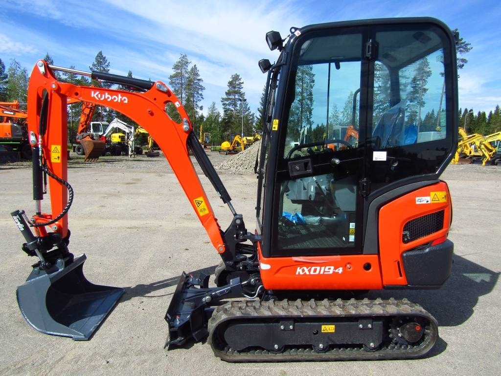 Kubota KX019-4 ERIKOISTARJOUS RAJOITETTU ERÄ - Miniekskavaator: pilt 1 Kubota KX019-4 ERIKOISTARJOUS RAJOITETTU ERÄ - Miniekskavaator: pilt 1