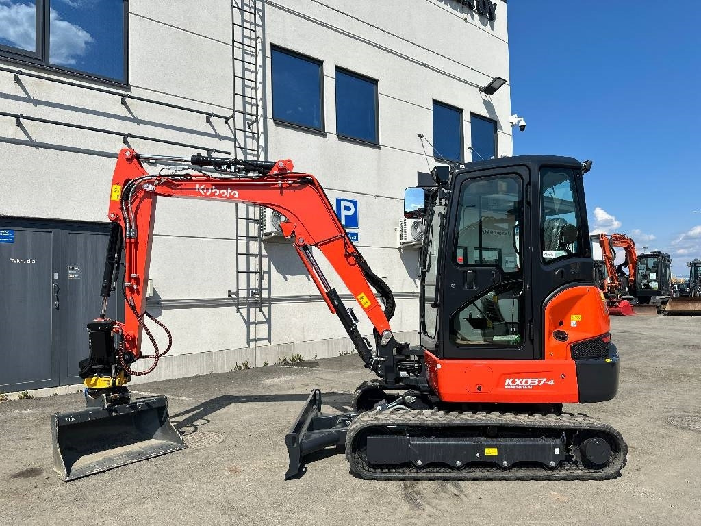 Kubota KX037-4 PYÖRITTÄJÄLLÄ - Miniekskavaator: pilt 1 Kubota KX037-4 PYÖRITTÄJÄLLÄ - Miniekskavaator: pilt 1
