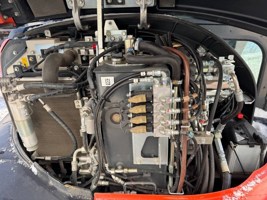 Miniekskavaator Kubota KX057-4 Pyörittäjällä: pilt 10 Miniekskavaator Kubota KX057-4 Pyörittäjällä: pilt 10