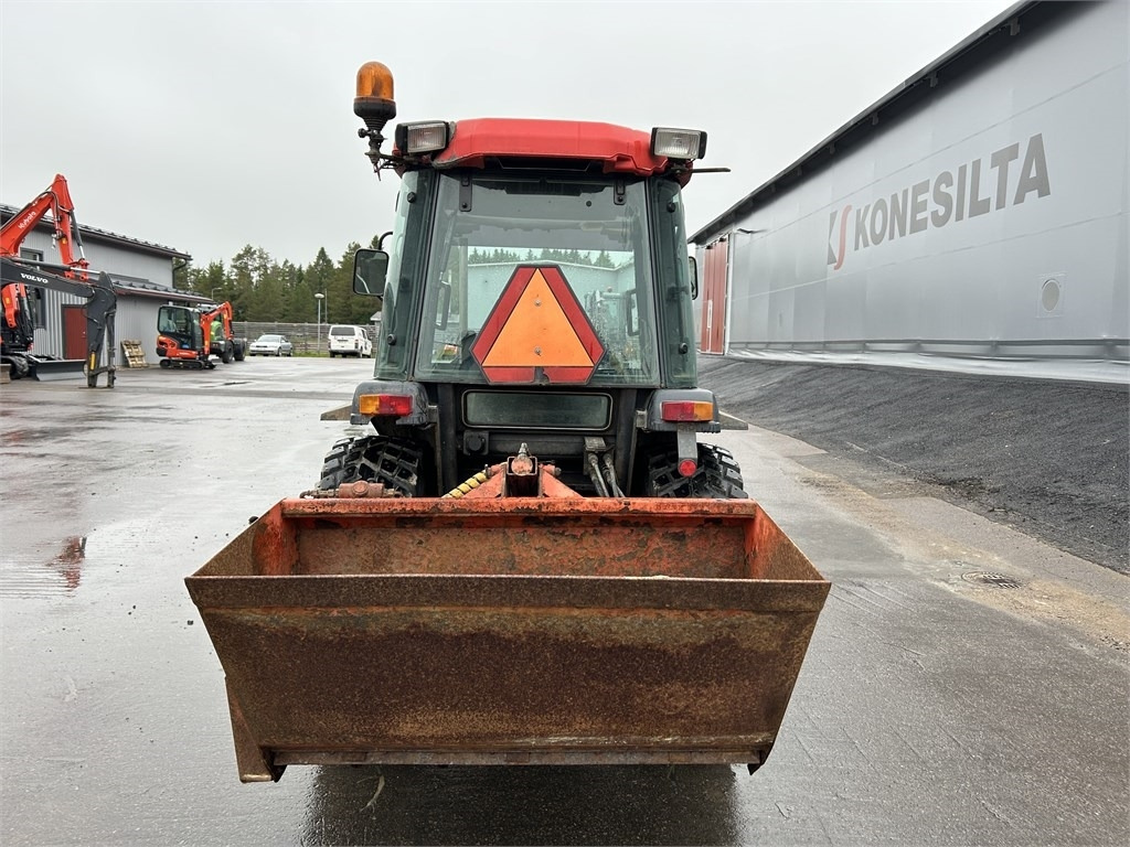 Kubota L 3600 AURA JA HIEKOTIN - Munitsipaaltraktor: pilt 3 Kubota L 3600 AURA JA HIEKOTIN - Munitsipaaltraktor: pilt 3