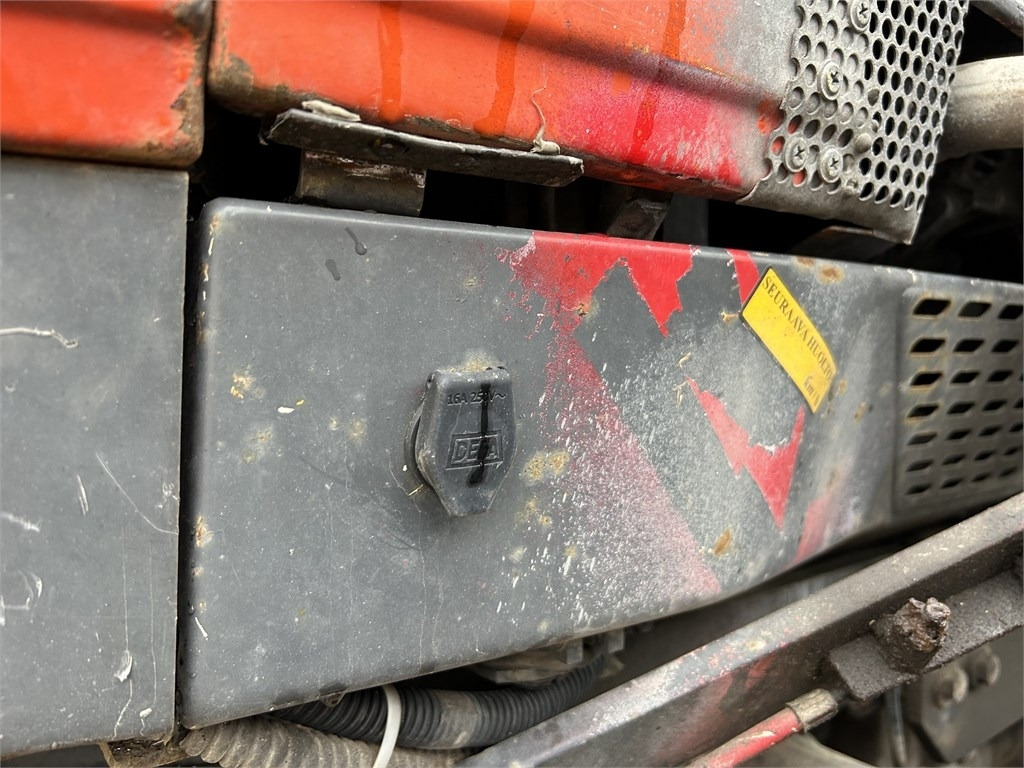 Munitsipaaltraktor Kubota L 3600 AURA JA HIEKOTIN: pilt 9