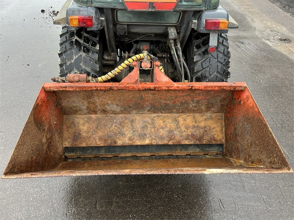 Munitsipaaltraktor Kubota L 3600 AURA JA HIEKOTIN: pilt 7