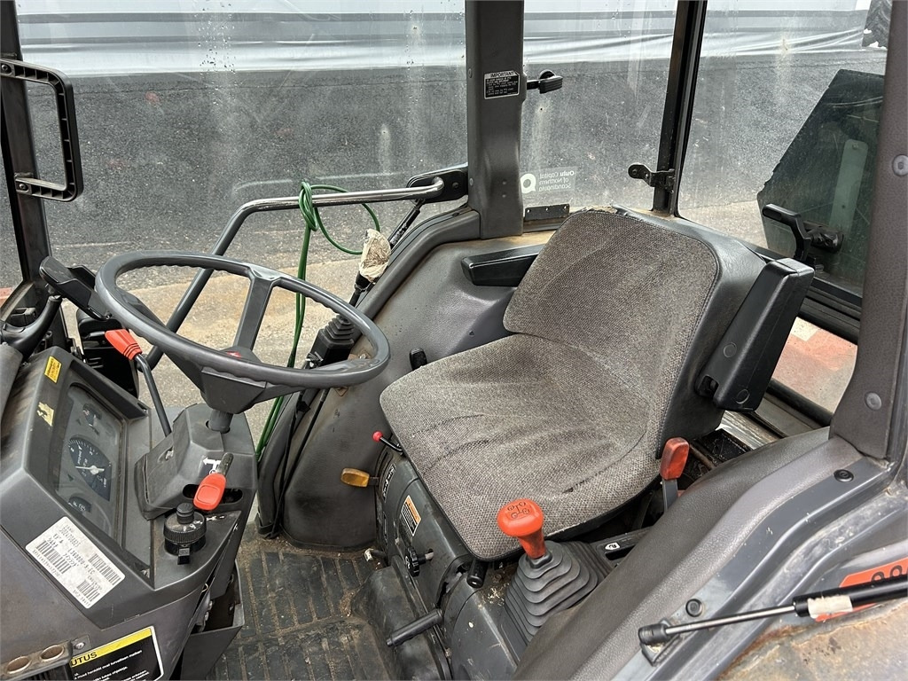 Munitsipaaltraktor Kubota L 3600 AURA JA HIEKOTIN: pilt 12