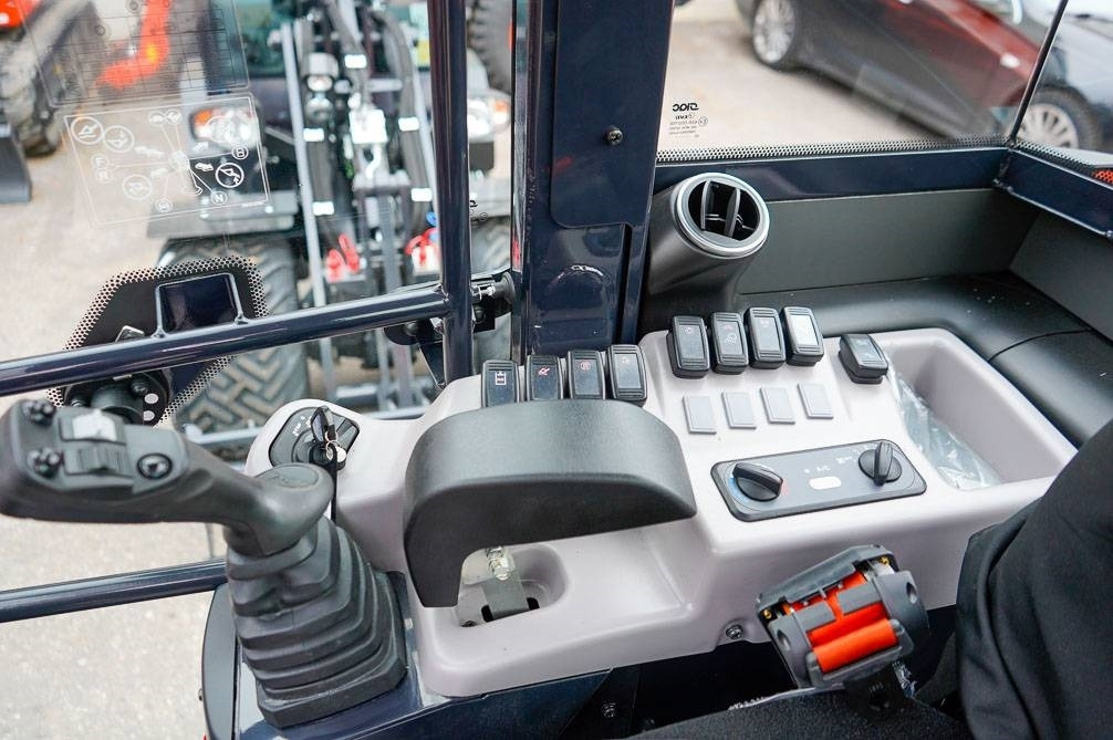 Uus Rataslaadur Kubota R070 VARUSTELTU: pilt 13