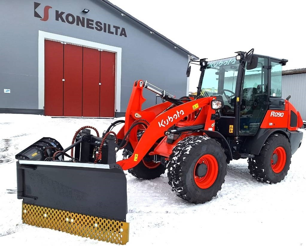 Kubota R090 TALVIPAKETILLA - Rataslaadur: pilt 1 Kubota R090 TALVIPAKETILLA - Rataslaadur: pilt 1