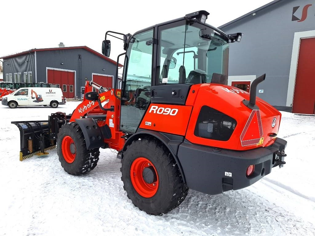 Kubota R090 TALVIPAKETILLA - Rataslaadur: pilt 3 Kubota R090 TALVIPAKETILLA - Rataslaadur: pilt 3