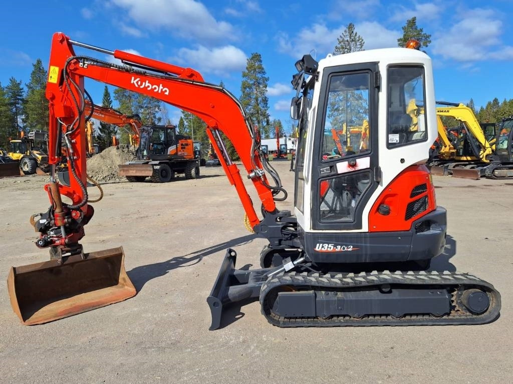 Kubota U35-3A PYÖRITTÄJÄLLÄ - Miniekskavaator: pilt 1 Kubota U35-3A PYÖRITTÄJÄLLÄ - Miniekskavaator: pilt 1