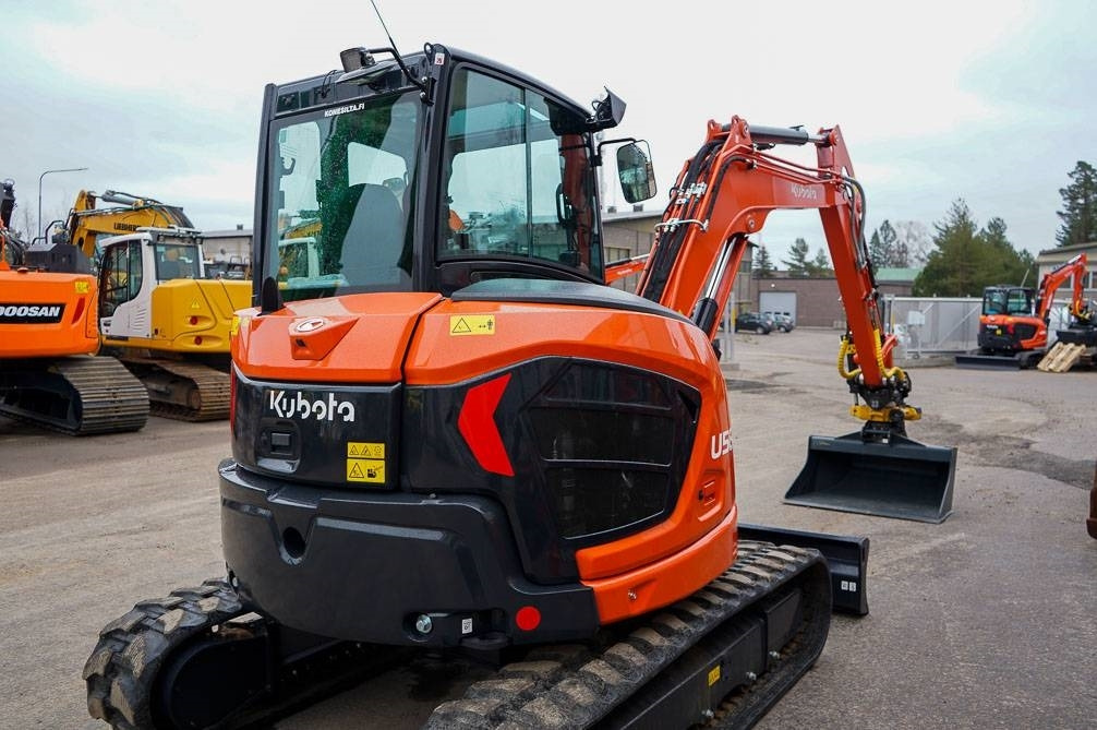 Miniekskavaator Kubota U56-5 VALMIIKSI VARUSTELTU: pilt 7