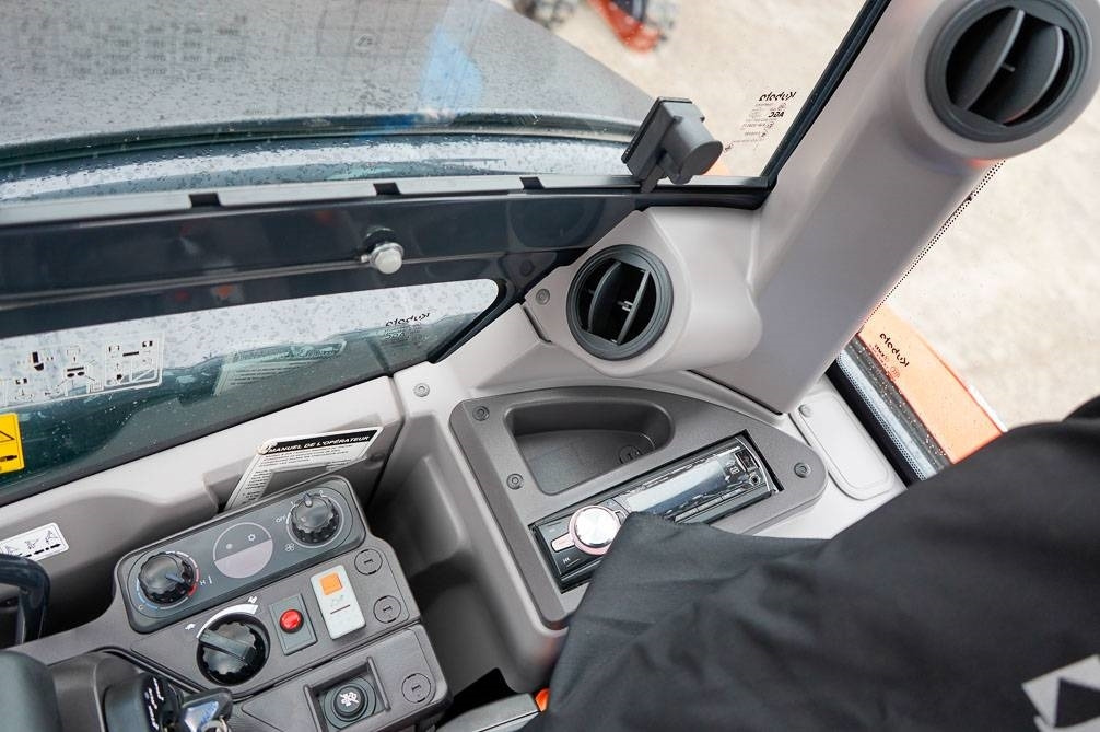 Miniekskavaator Kubota U56-5 VALMIIKSI VARUSTELTU: pilt 22