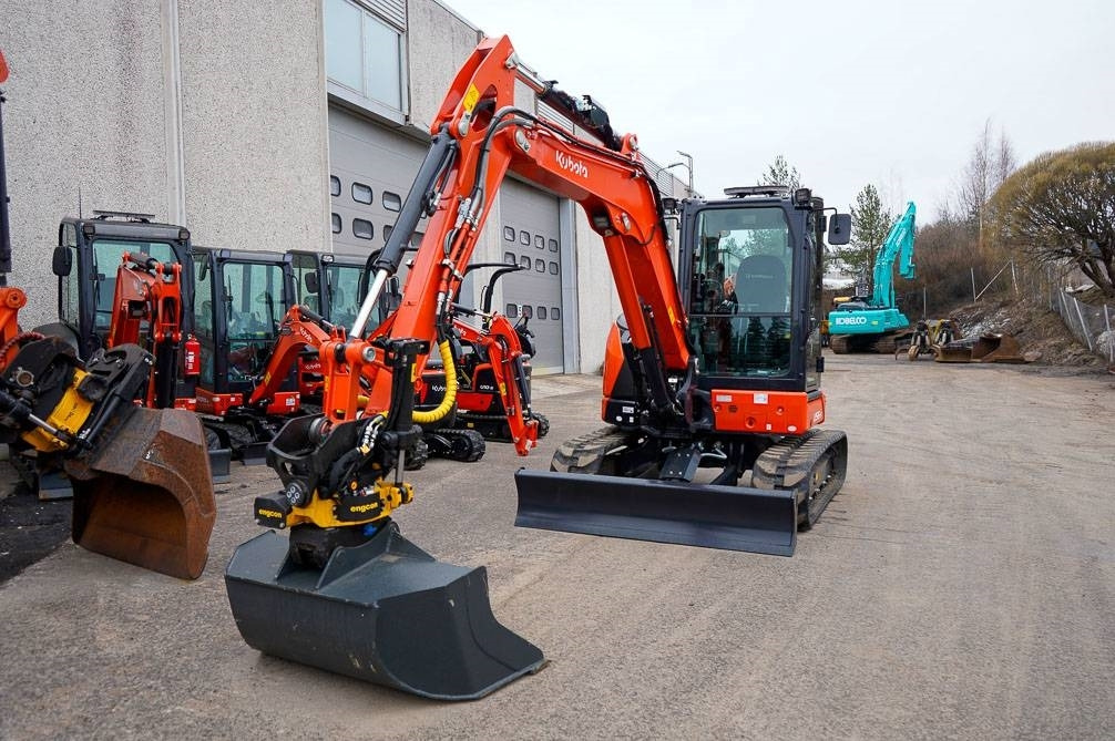 Kubota U56-5 VALMIIKSI VARUSTELTU - Miniekskavaator: pilt 3 Kubota U56-5 VALMIIKSI VARUSTELTU - Miniekskavaator: pilt 3