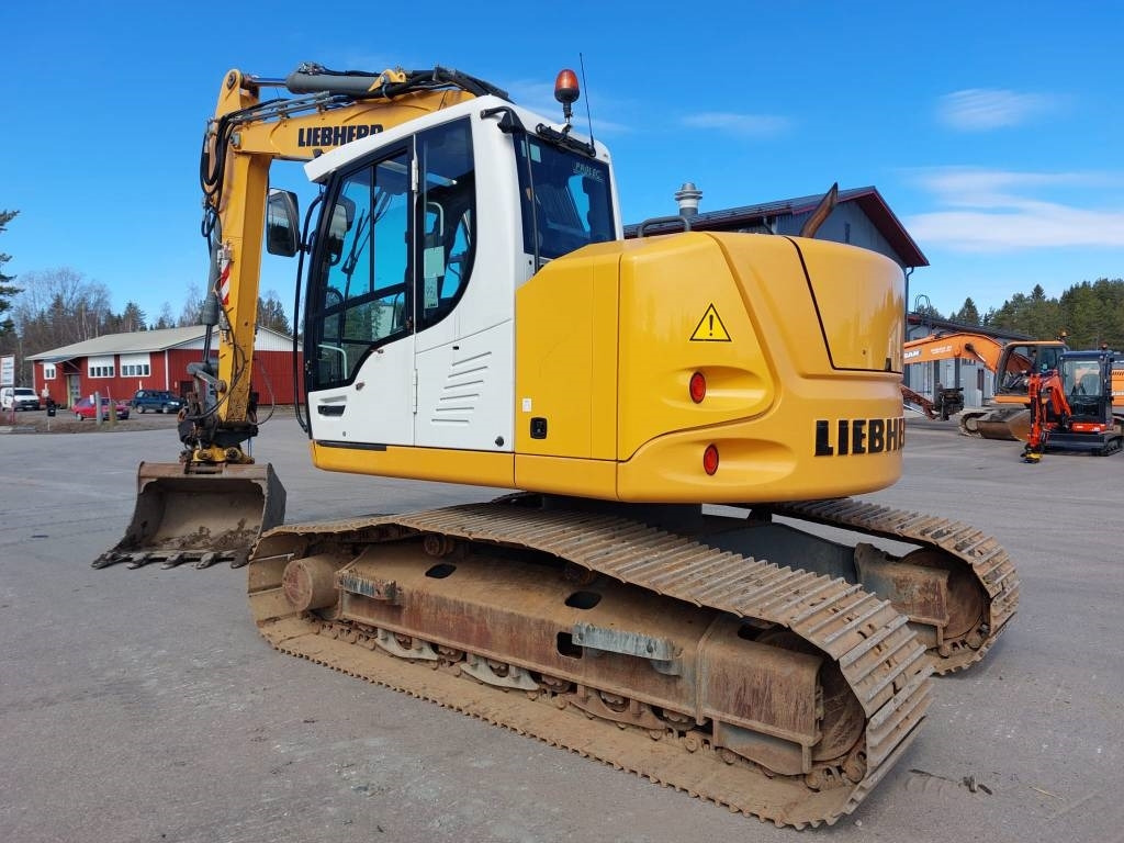 Liebherr MYYTY! SOLD! R914 COMPACT - Lintekskavaator: pilt 2 Liebherr MYYTY! SOLD! R914 COMPACT - Lintekskavaator: pilt 2