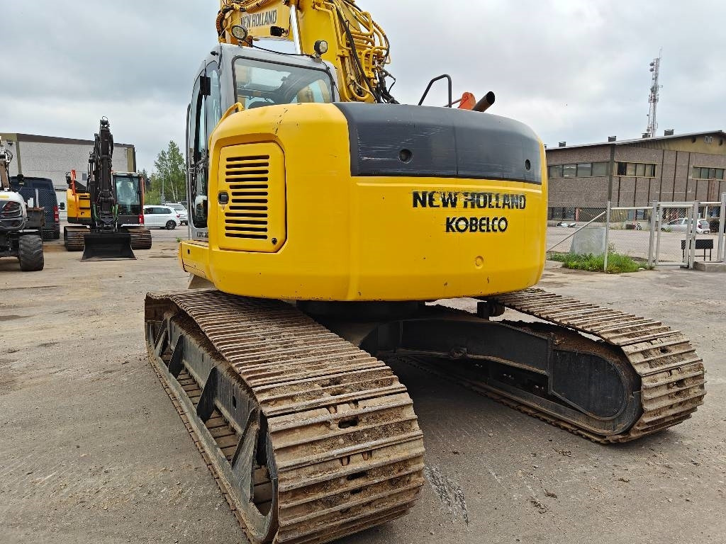New Holland E200SRLC KALLISTUVA KAUHA - Lintekskavaator: pilt 3 New Holland E200SRLC KALLISTUVA KAUHA - Lintekskavaator: pilt 3