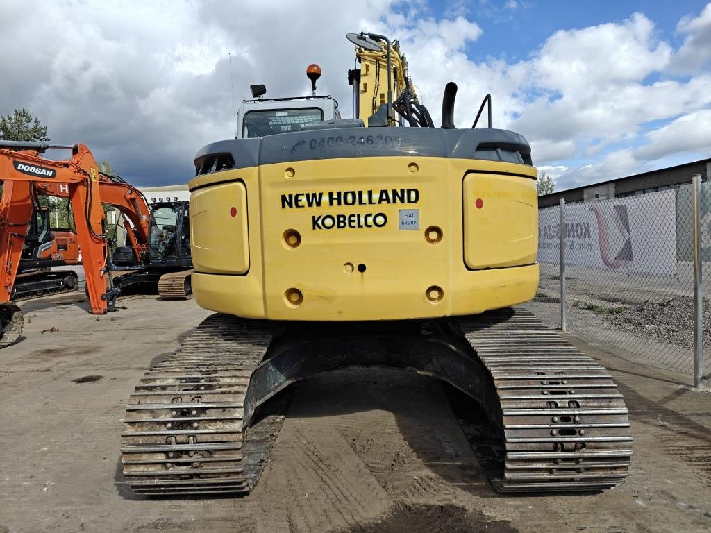 New Holland E225BSR ENGCONILLA - Lintekskavaator: pilt 4 New Holland E225BSR ENGCONILLA - Lintekskavaator: pilt 4
