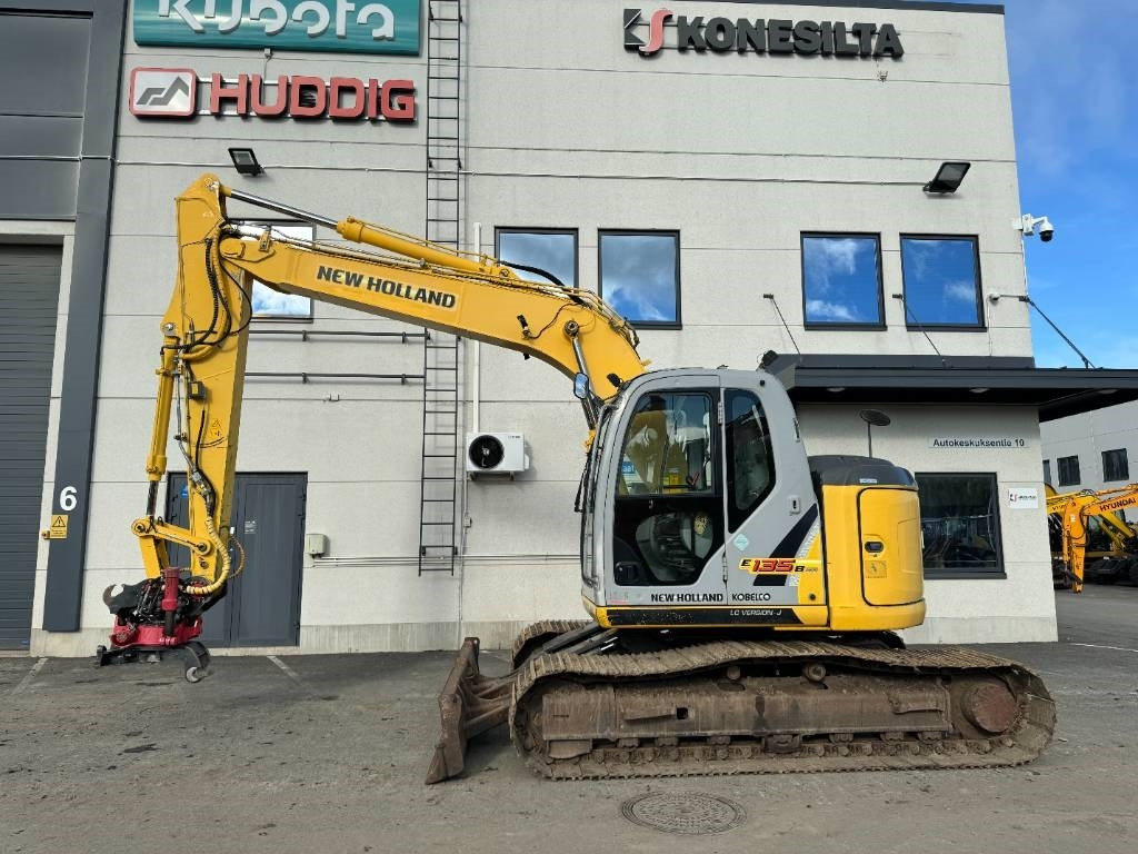 New Holland MYYTY! SOLD! E135BSR-2 PYÖRITTÄJÄLLÄ - Lintekskavaator: pilt 1 New Holland MYYTY! SOLD! E135BSR-2 PYÖRITTÄJÄLLÄ - Lintekskavaator: pilt 1