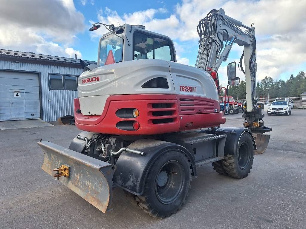 Takeuchi TB295W PYÖRITTÄJÄLLÄ - Ratastel ekskavaator: pilt 4 Takeuchi TB295W PYÖRITTÄJÄLLÄ - Ratastel ekskavaator: pilt 4